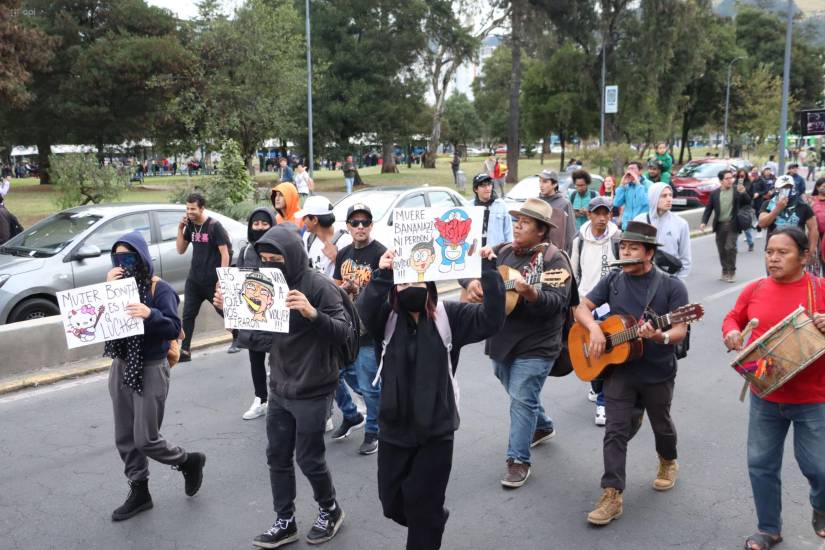 Marcha camino a la Unidad de Flagrancia de Quito.