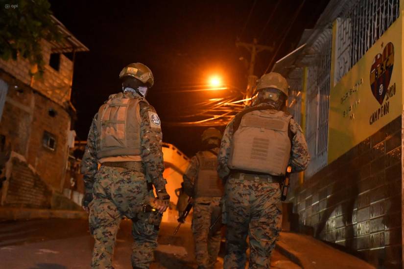 Operativo militar en Manta.