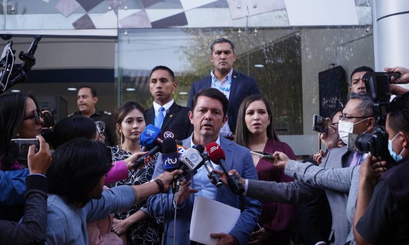 Francisco Jiménez entregó las últimas preguntas del Gobierno para la consulta popular a la Corte Constitucional