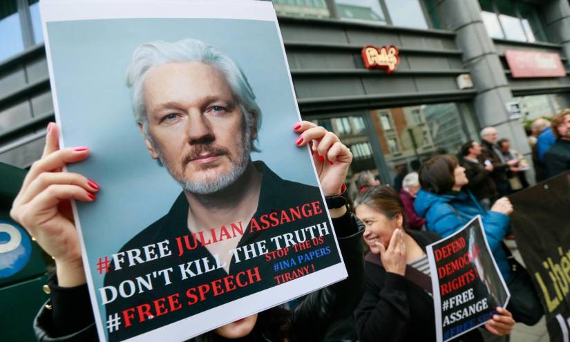 Exministros confirman que Ecuador no ordenó el espionaje a Assange