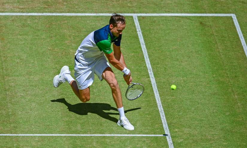 El tenista Medvedev se estrena como número uno de la ATP con victoria