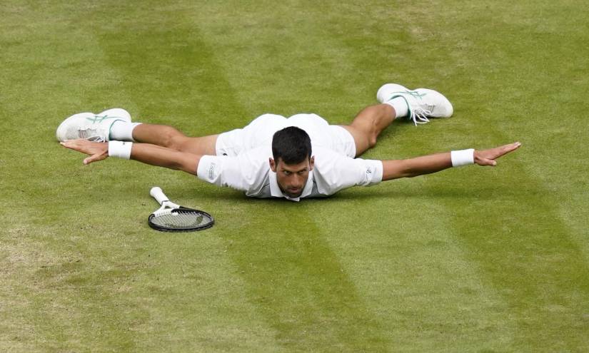 Novak Djokovic remontó y avanzó a la semifinal de Wimbledon