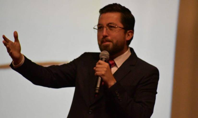 Nicolás Muñoz durante una conferencia