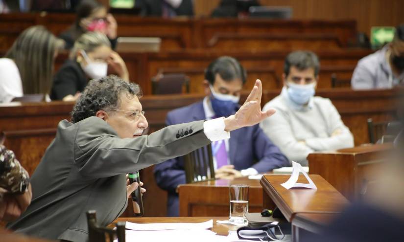 La defensa de Pablo Celi: criticó a varios convocados y defendió el desvanecimiento de glosas