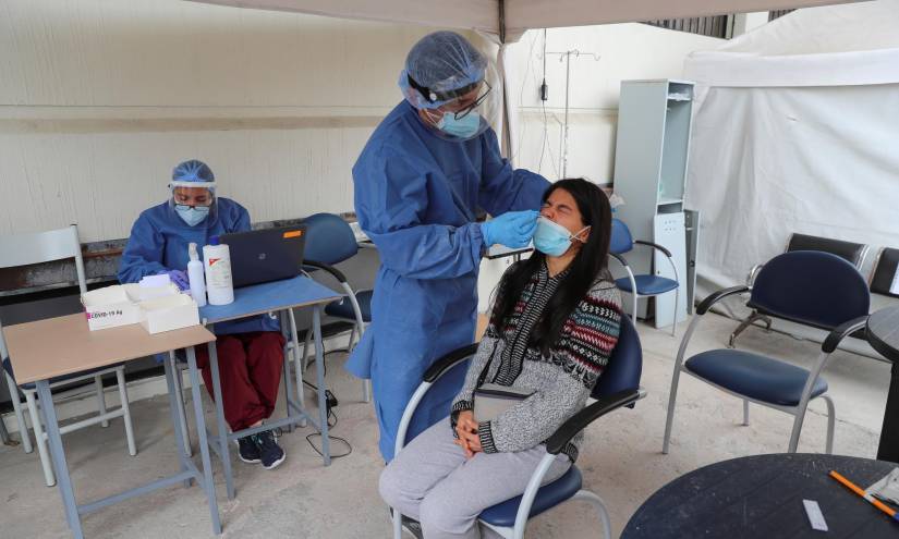 COVID-19: contagios continúan en aumento en todo el Ecuador, pero hospitalizaciones no