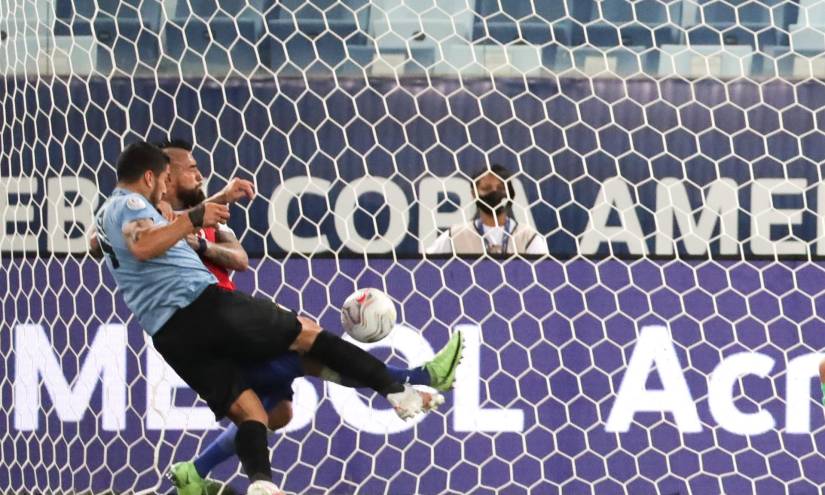 Uruguay empata con Chile en duelo de Copa América