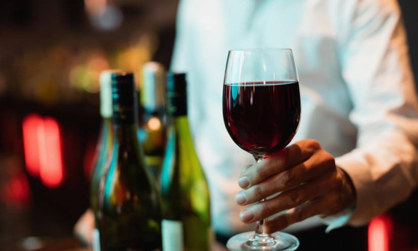 El vino es utilizado en muchas celebraciones sociales.