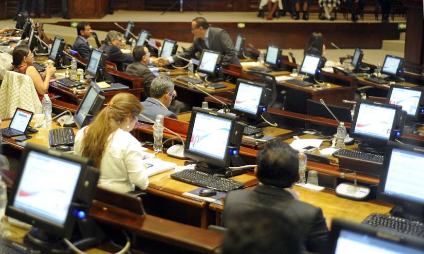 Asamblea suspende para el miércoles votación de proforma presupuestaria