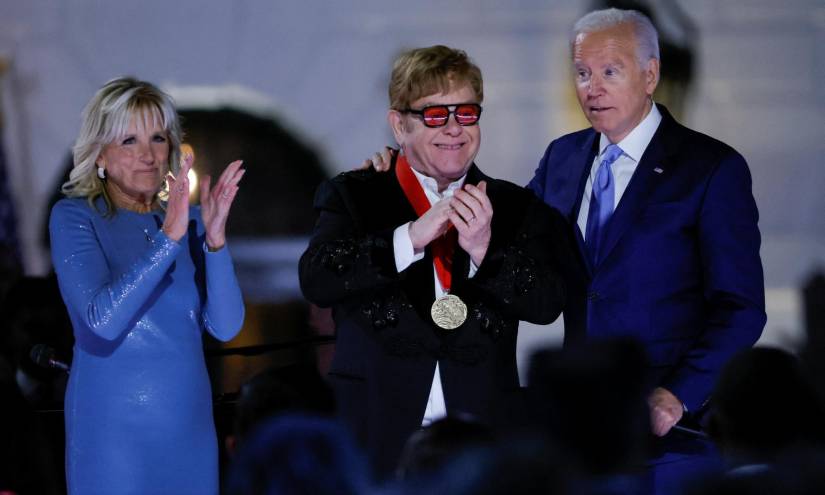 Elton John visita la Casa Blanca y habla de su lucha contra el sida
