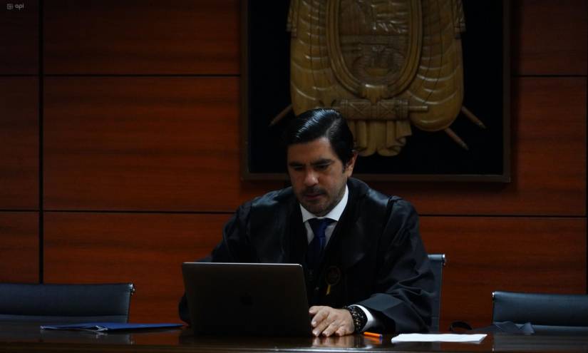 El juez Luis Rivera envió una solicitud para que el Parlamento, donde el correísmo es la primera fuerza con 51 de los 137 asambleístas, sea el que autorice o no el enjuiciamiento de Glas.