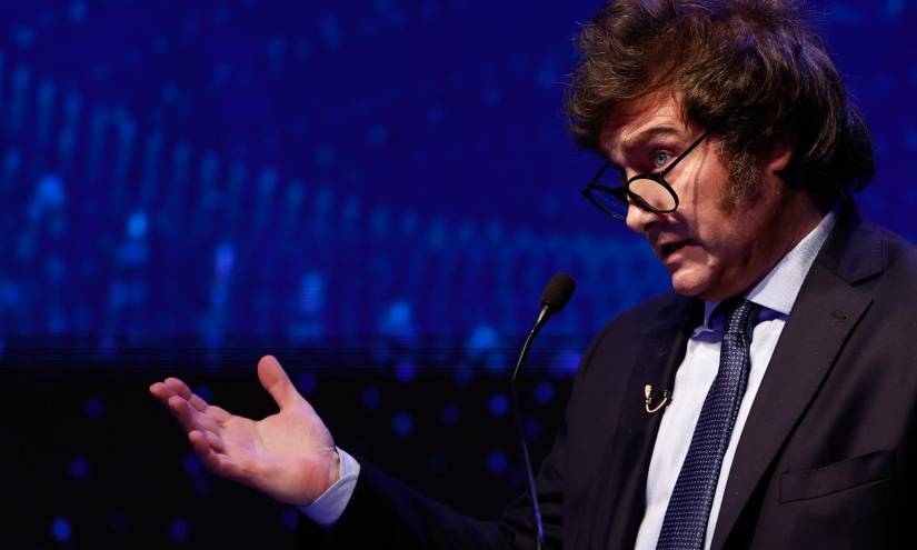 El candidato Javier Milei habla hoy durante el Debate Presidencial 2023, en Santiago del Estero (Argentina). EFE/Tomás Cuesta /POOL