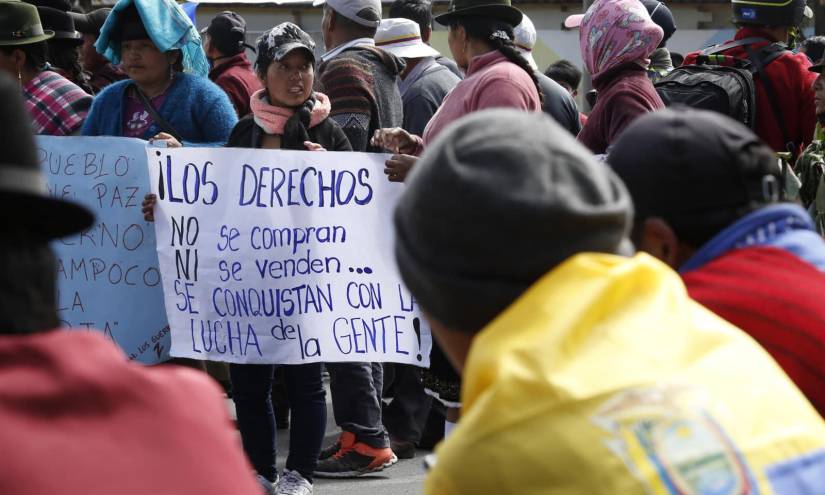 Los dos últimos gobiernos de Ecuador han soportado fuertes protestas de organizaciones sociales.
