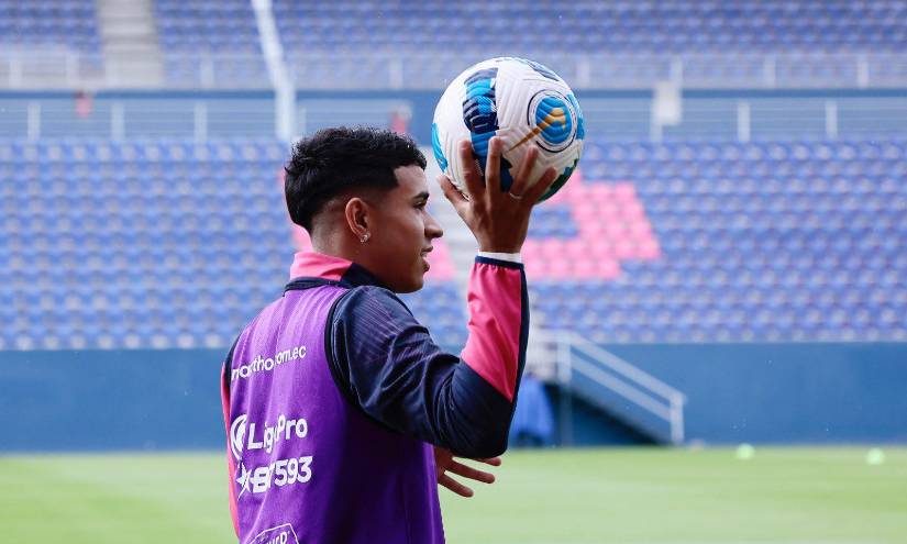 Kendry Páez en un entrenamiento con Independiente del Valle.