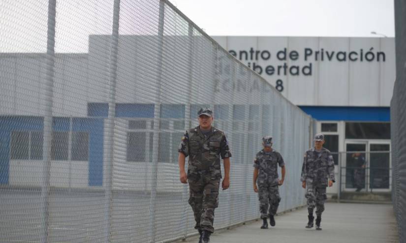 Acusado de liderar banda de narcotráfico apareció muerto en una celda del CRS de Varones en Guayaquil
