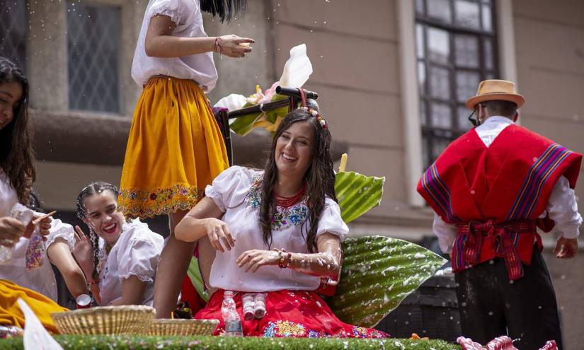 Imagen de archivo del carnaval en Cuenca, Ecuador.