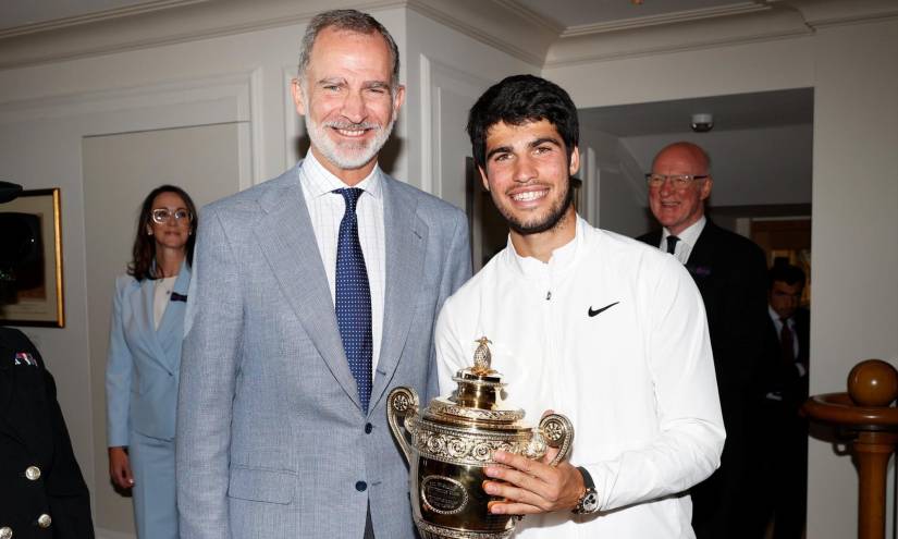 El rey de España posando con el nuevo campeón de Wimbledon.
