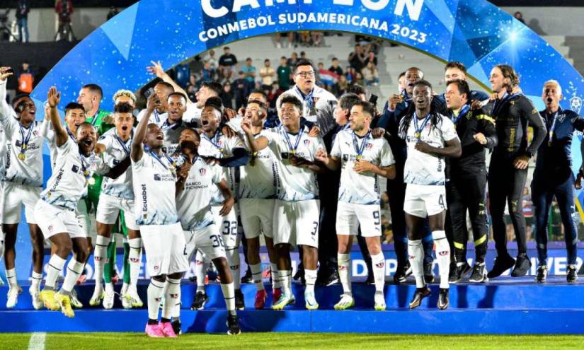 Liga de Quito celebrando su título de Copa Sudamericana.