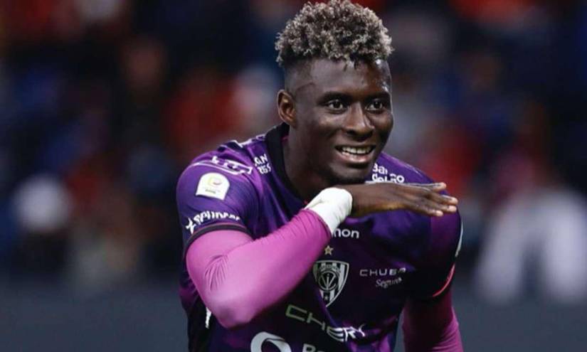 Jhoanner Chávez celebra un gol con IDV