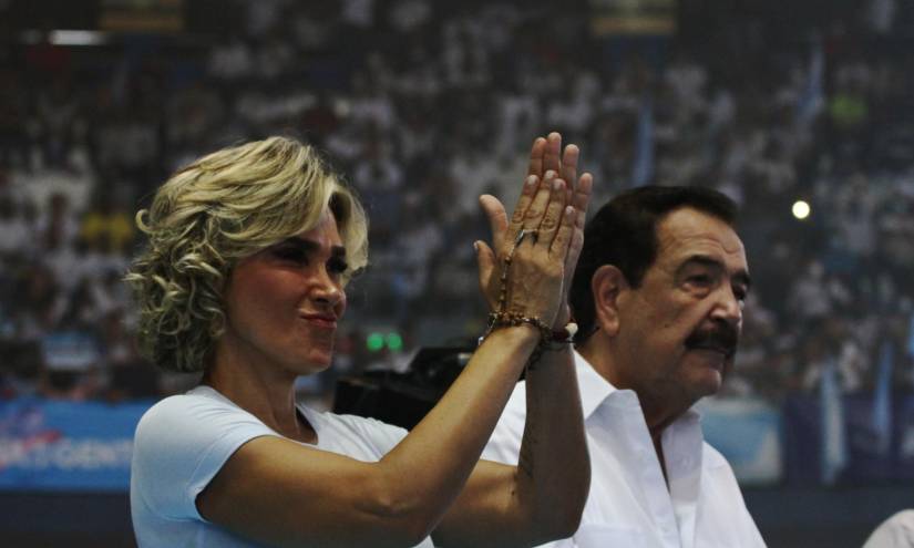Guayaquil, miércoles 25 de mayo del 2022 Con una masiva presencia de simpatizantes, que se dio cita en el coliseo Voltaire Paladines Polo, la alcaldesa de Guayaquil Cynthia Viteri, presentó su candidatura a la reelección por el Partido Social Cristiano.