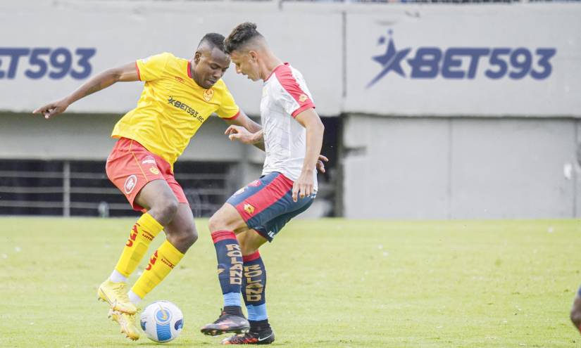 Quito, 26 de febrero del 2023. Sociedad Deportiva Aucas recibe a El Nacional por la primera Fecha del Campeonato LigaPro Bet593 en el estadio Gonzalo Pozo Ripalda.API / DANIEL MOLINEROS
