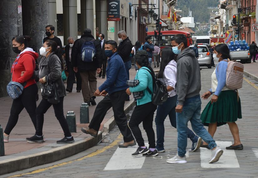 Ecuador suma más de 2.000 contagios de COVID-19 en un día