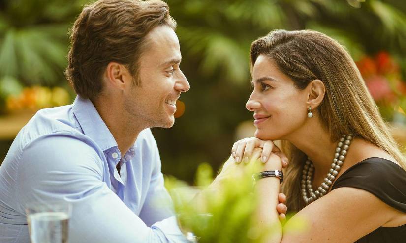 Esta es una de las parejas casadas en la serie de TV.