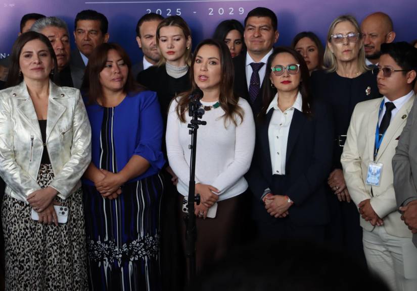 Rueda de prensa de la bancada ADN.