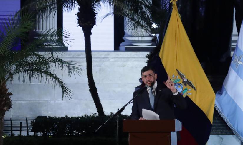 Imagen de Aquiles Álvarez durante sesión solemne por la Independencia de Guayaquil.