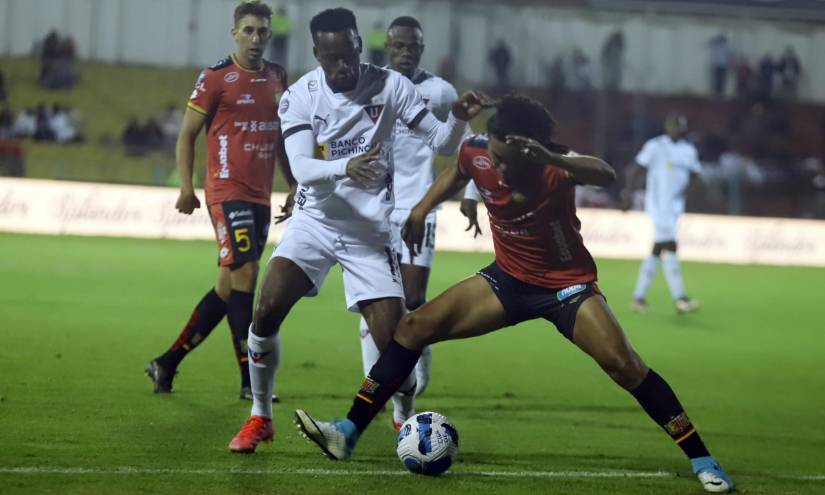 Cuenca.Ecuador 24 de febrero del 2023 En la noche de hoy en el estadio Alejandro Serrano Aguilar el D.Cuenca le gana 2 a 0 a Liga de Quito por la 1ra fecha del campeonato nacional de futbol LigaPro Bet593 2023.foto Boris Romoleroux/API.