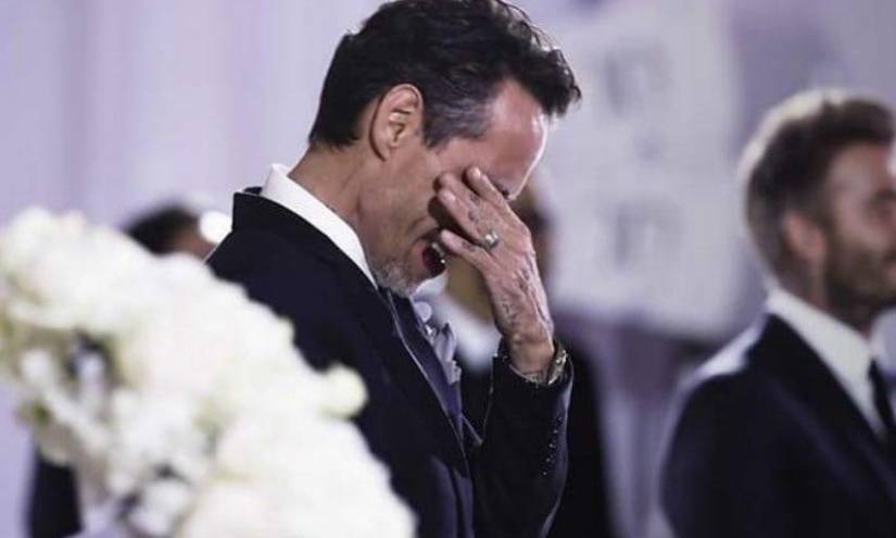 Marc Anthony rompe en llanto al ver a su novia Nadia Ferreira en el altar