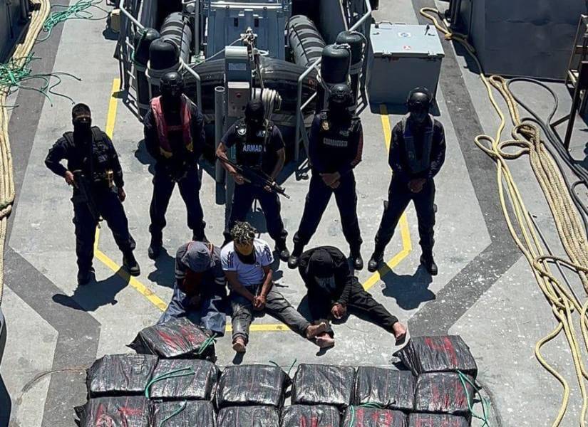 Galápagos: Tres traficantes de cocaína fueron sentenciados a 13 años de cárcel