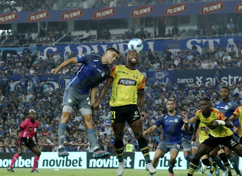 Pedro Pablo Perlaza jugó de titular en el Clásico del Astillero ante Emelec.