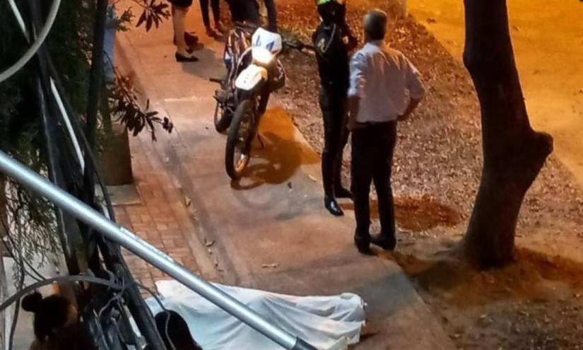 Mujer fue asesinada delante de su hijo cuando estaba en un parque en Guayaquil