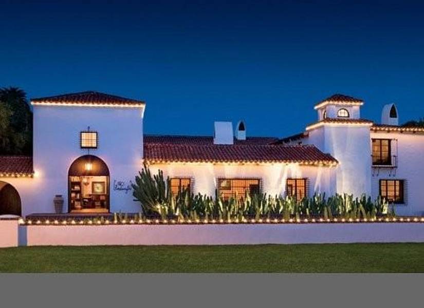 Una de las casas de Diane Keaton en estilo colonial español en Beverly Hills.