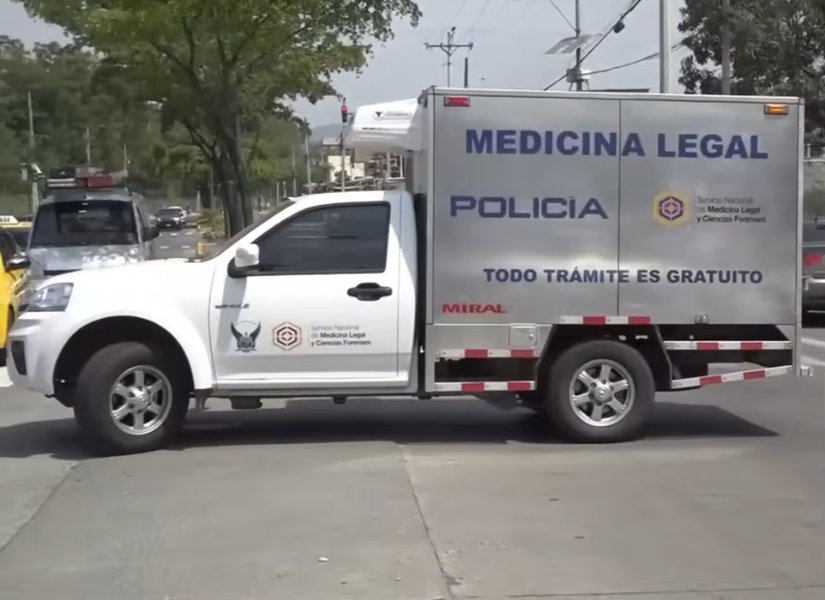 Imagen de archivo. Foto de un carro de Medicina Legal.
