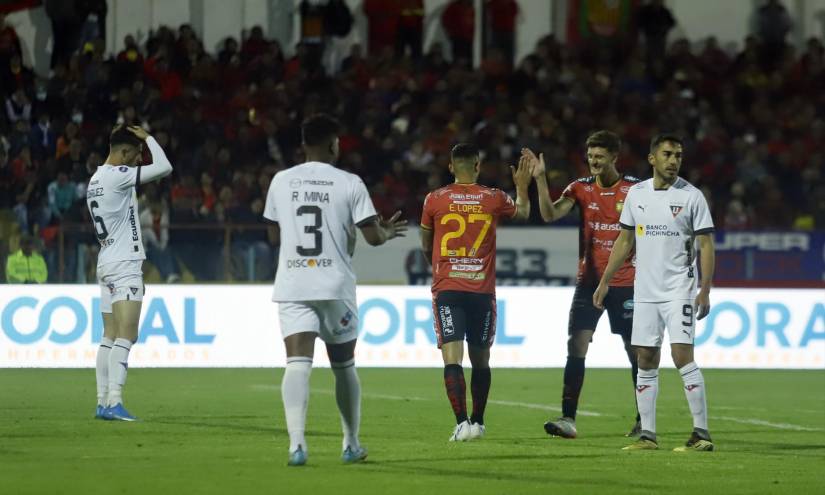 Cuenca.Ecuador 24 de febrero del 2023 En la noche de hoy en el estadio Alejandro Serrano Aguilar el D.Cuenca recibe a Liga de Quito por la 1ra fecha del campeonato nacional de futbol LigaPro Bet593 2023.foto Boris Romoleroux/API.