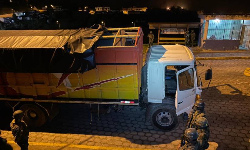 El camión fue puesto a órdenes de la autoridad competente.