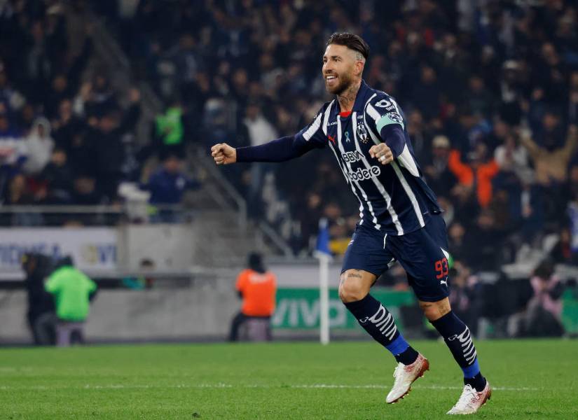 Sergio Ramos celebra un gol con el Monterrey de México