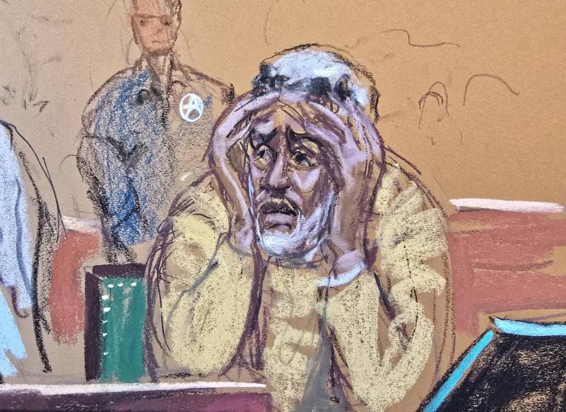 Sean Combs mientras uno de sus hijos rinde declaración durante su juicio en Nueva York.