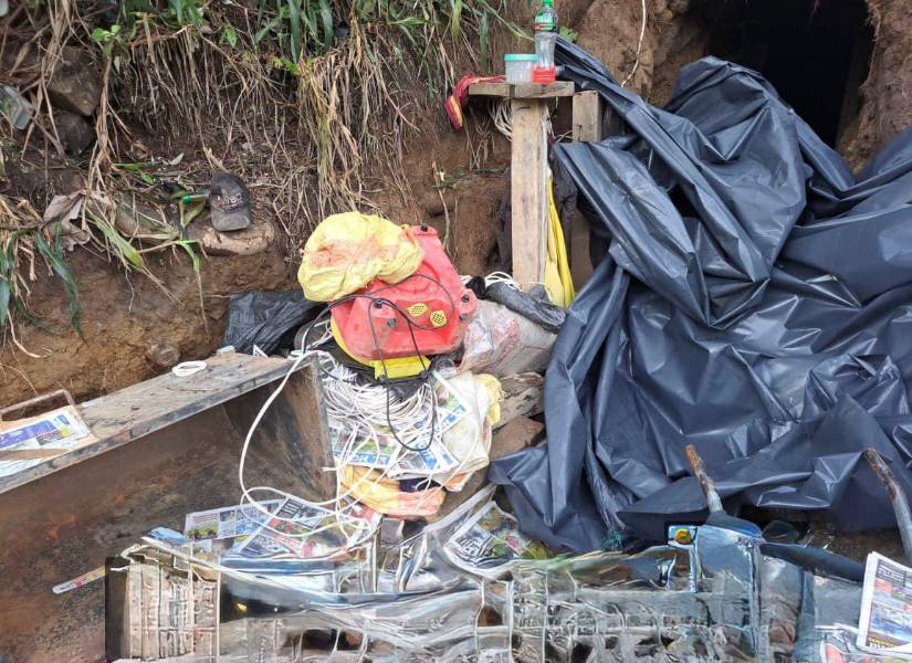 Material incautado usado en la minería ilegal.