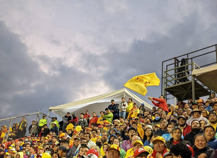 La hinchada del Aucas festeja el campeonato