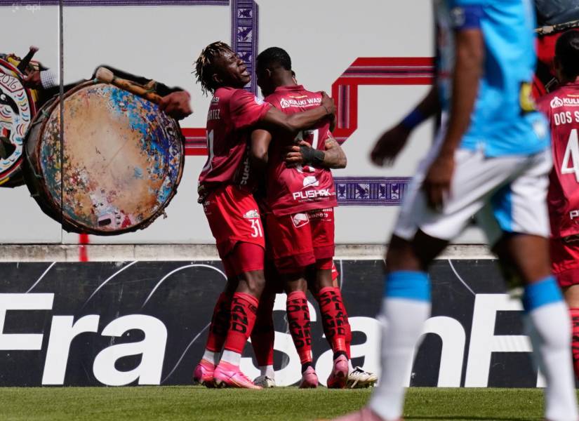 Mushuc Runa se adelantó enel marcador con un golazo de Joaquín Vergés.