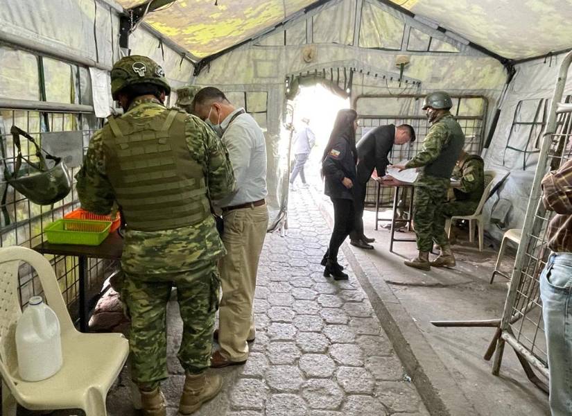 En la cárcel de El Inca, norte de Quito, hay varios filtros de seguridad.