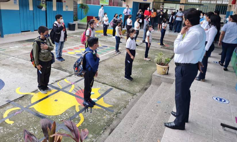 Municipio de Guayaquil dejó sin efecto suspensión de clases presenciales, y condona multas a entidades educativas