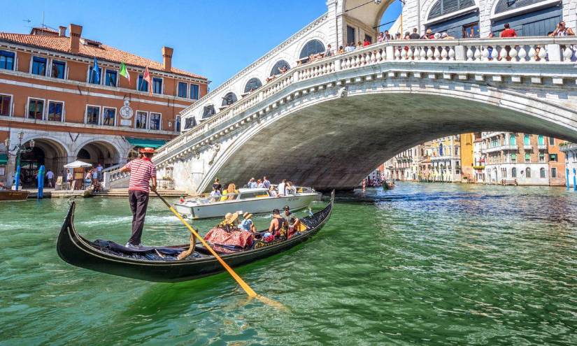 Un paseo en góndola por Venecia, la segunda ciudad más bonita del mundo, es una experiencia única para ChatGPT.