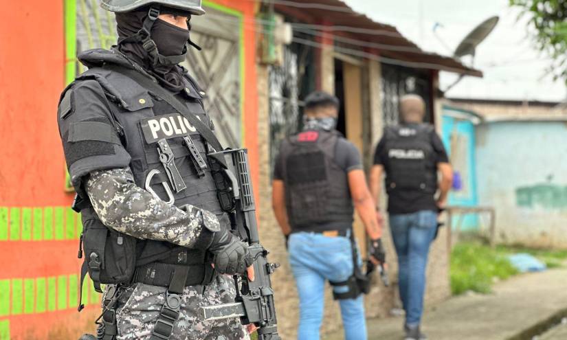 Policías y militares intervinieron en Nueva Prosperina, noroeste de Guayaquil.
