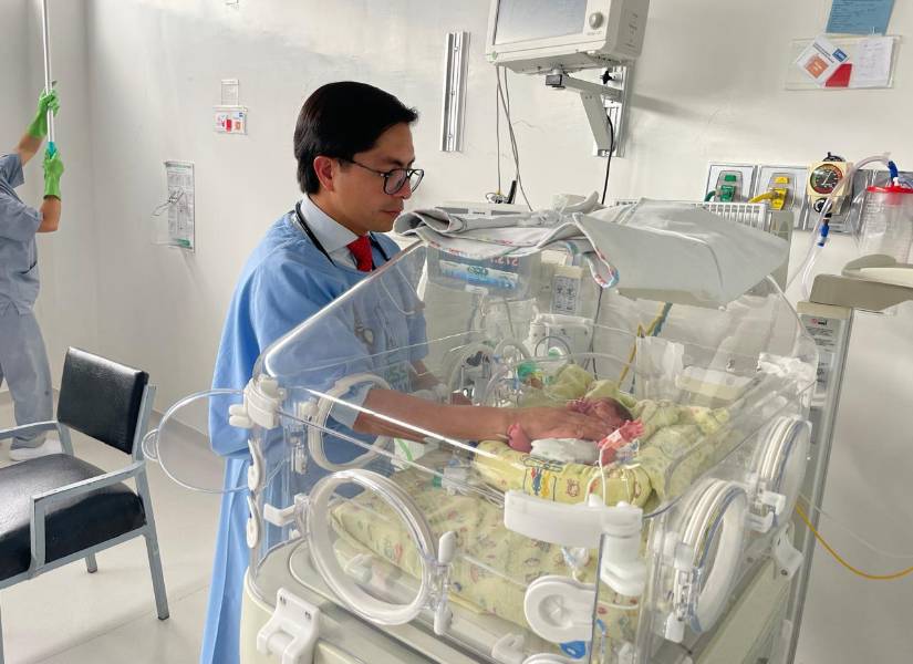 En la sala de neonatología del HCAM, en Quito.