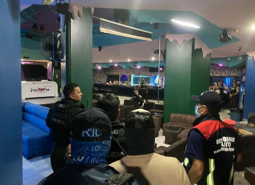 Imagen del interior del club nocturno que fue clausurado en La Bota, norte de Quito.