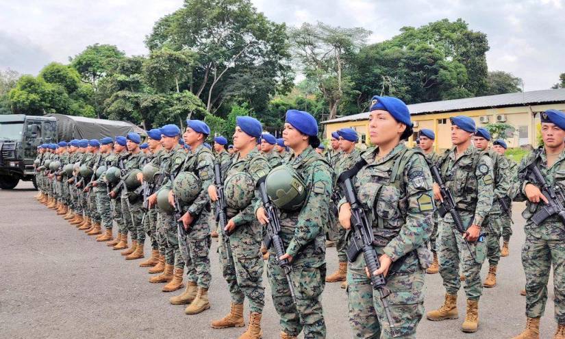 Ecuador destina 4 mil policías y militares a reforzar la frontera con Colombia