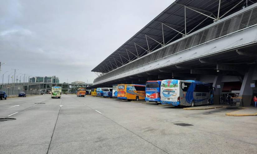 Estas son las cooperativas de transporte que no están vendiendo pasajes en Guayaquil por el paro